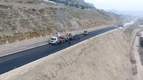 Подарок на праздники: разрушенная после оползня дорога на Баилово открывается - Sputnik Азербайджан