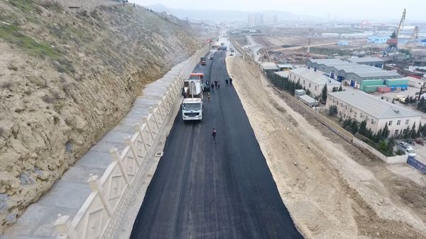 Подарок на праздники: разрушенная после оползня дорога на Баилово открывается - Sputnik Азербайджан
