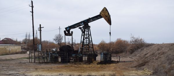 Нефтяная качалка, фото из архива - Sputnik Азербайджан