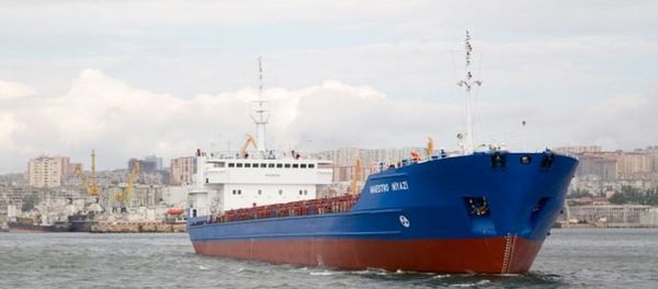 Азербайджанские моряки спасли трех мигрантов с тонущей лодки в Ионическом море - Sputnik Азербайджан