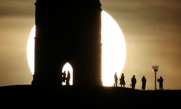 Полнолуние над Гластонбери - Sputnik Азербайджан