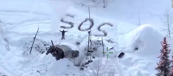 Выживший на Аляске мужчина  - Sputnik Азербайджан
