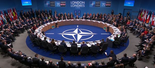 Конфликт США и Ирана: как Вашингтон пытается сохранить влияние на Ближнем Востоке - Sputnik Азербайджан