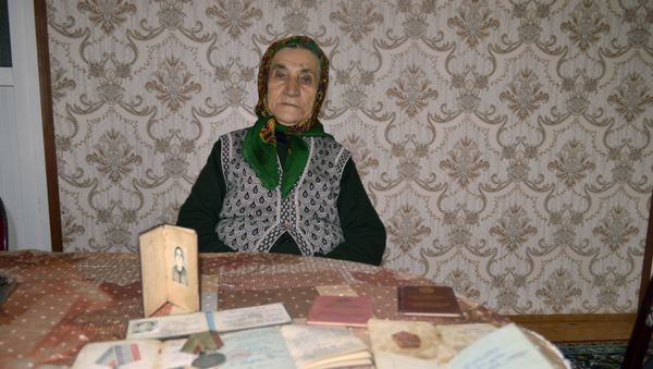 Astaranın Şiyəkəran kəndinin 83 yaşlı sakini Rəfiqə Musa qızı Qəhrəmanova  - Sputnik Азербайджан