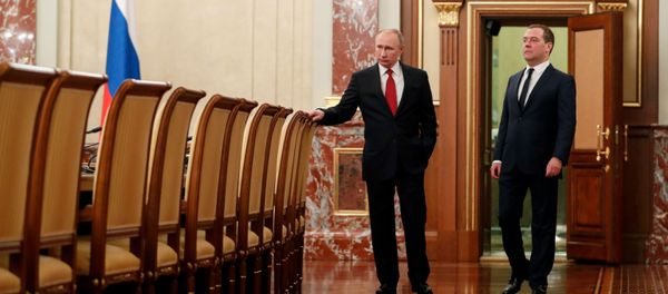 Президент РФ Владимир Путин и председатель правительства РФ Дмитрий Медведев, фото из архива - Sputnik Азербайджан