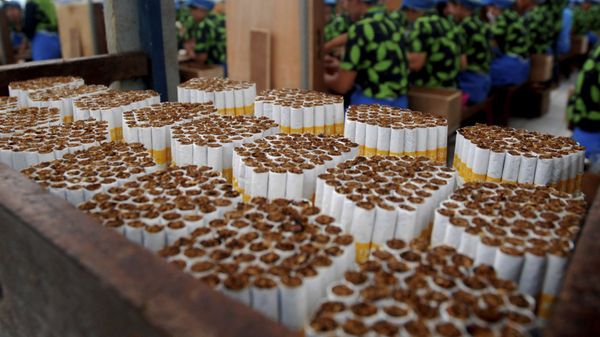 Завод по производству табачной продукции, фото из архива - Sputnik Азербайджан