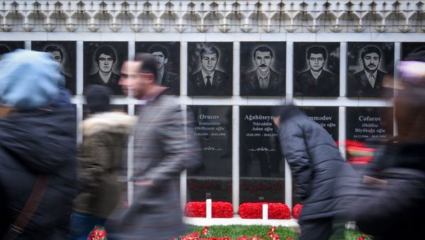 Траурное шествие на Аллее шехидов 20 января 2020 года - Sputnik Азербайджан