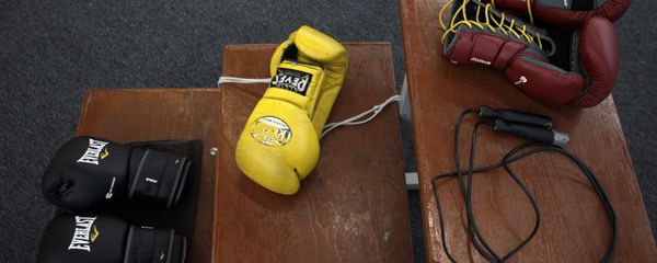Боксерские перчатки, фото из архива Боксерские перчатки, фото из архива - Sputnik Азербайджан