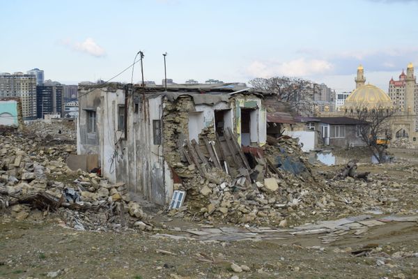 Советскую снова сносят: жильцы жалуются на местное ИВ и опасаются обмана - Sputnik Азербайджан