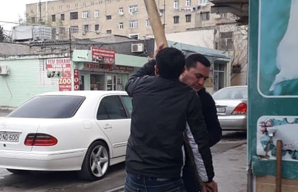 Демонтаж различных металлических приспособлений и конструкций, предназначенных для забоя и свежевания животных - Sputnik Азербайджан