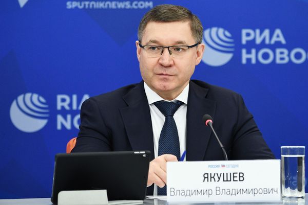 Министр строительства и ЖКХ России Владимир Якушев на пресс-конференции в Международном мультимедийном пресс-центре МИА Россия сегодня - Sputnik Азербайджан