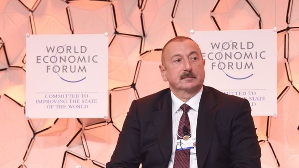 Президент Ильхам Алиев принял участие в панели на тему «Стратегический взгляд: Евразия» Давосского всемирного экономического форума - Sputnik Азербайджан