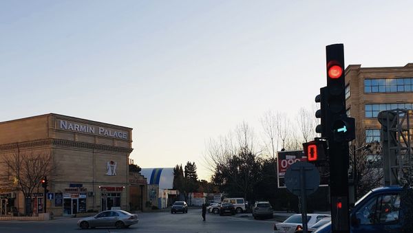 На пересечении улиц Ильгара Ахлиманова и Эльмана Гасымова - Sputnik Азербайджан