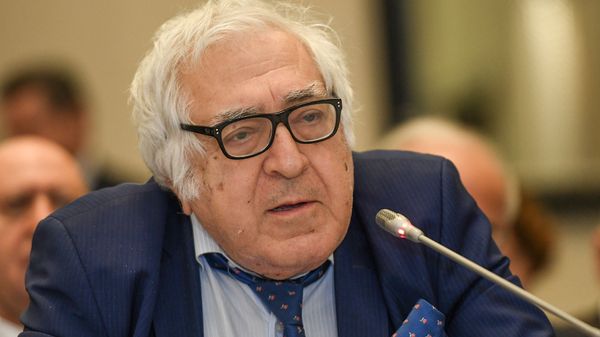 Народный писатель Азербайджана Анар Рзаев - Sputnik Азербайджан