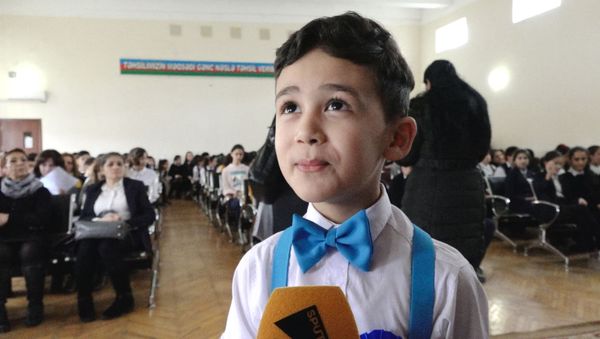 Бакинские школьники сразились в знании русского языка на олимпиаде - видео - Sputnik Азербайджан