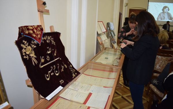 В Музее истории почтили память заслуженного деятеля науки Сары Ашурбейли - Sputnik Азербайджан