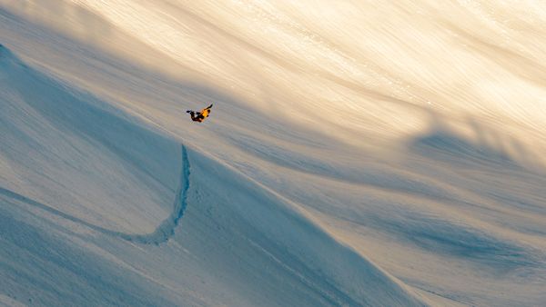 Снимок Snowshowmen фотографа Jakob Kennedy, победивший в категории Action конкурса 2019 Photographer of the Year Presented by Panasonic - Sputnik Азербайджан
