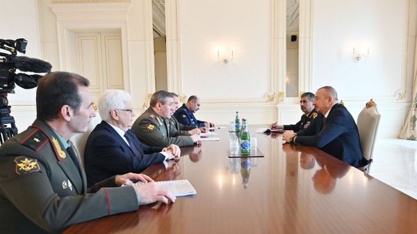 İlham Əliyev Valeri Gerasimovun rəhbərlik etdiyi nümayəndə heyətini qəbul edib - Sputnik Азербайджан