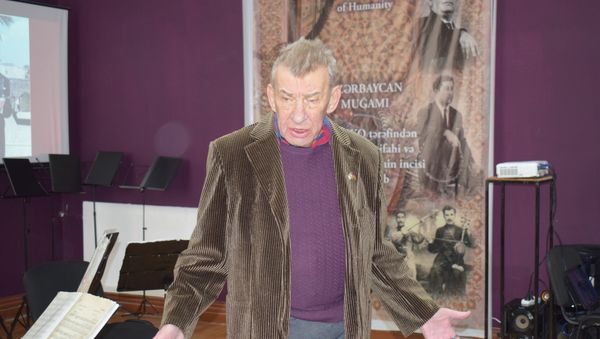 Cкрипач Михаил Пархомовский - Sputnik Азербайджан