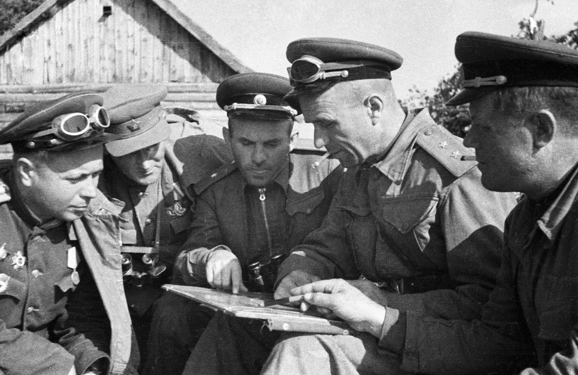 39 героев ВОВ из Азербайджана: жизнь и смерть каждого как часть великой истории  - Sputnik Азербайджан, 1920, 22.06.2021