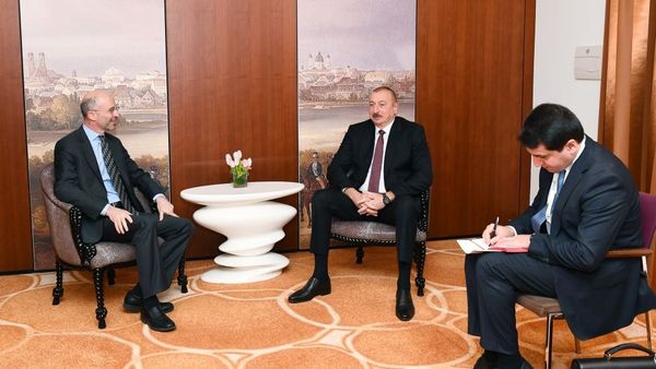 Prezident İlham Əliyev Münhendə Beynəlxalq Böhran Qrupunun prezidenti və baş icraçı direktoru Robert Malley ilə görüşüb - Sputnik Азербайджан
