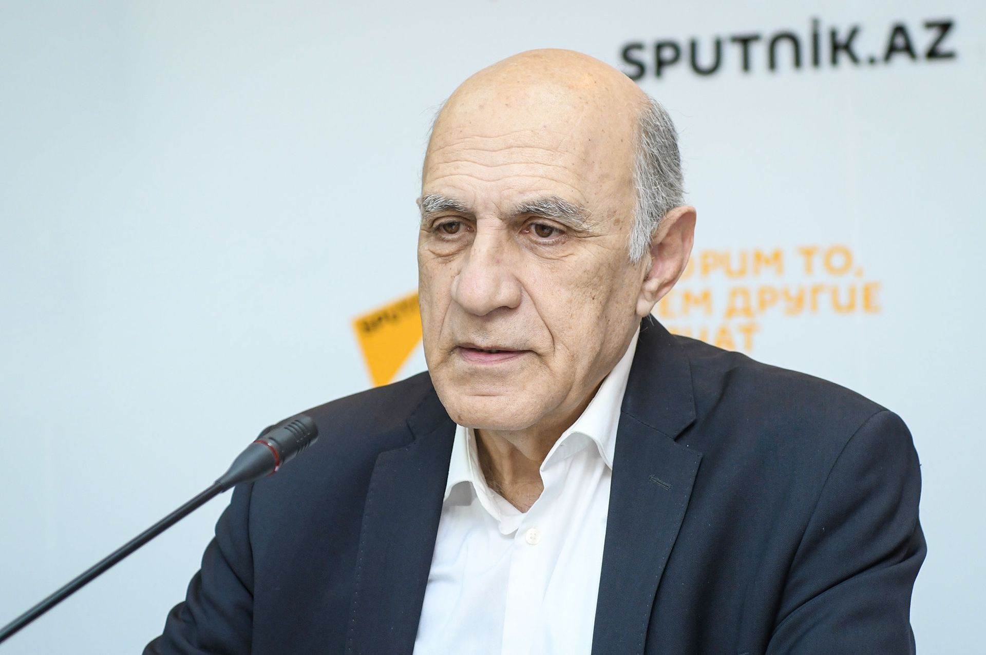 Политолог Фикрет Садыхов - Sputnik Азербайджан, 1920, 18.03.2024