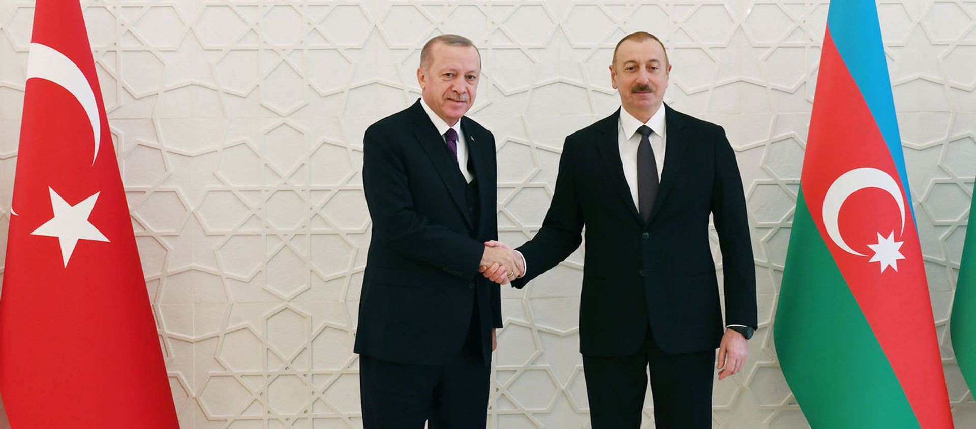 Prezident İlham Əliyevlə Türkiyə Prezidenti Rəcəb Tayyib Ərdoğan arasında təkbətək görüş - Sputnik Азербайджан, 1920, 16.01.2021