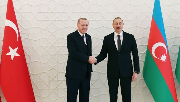 Prezident İlham Əliyevlə Türkiyə Prezidenti Rəcəb Tayyib Ərdoğan arasında təkbətək görüş - Sputnik Азербайджан