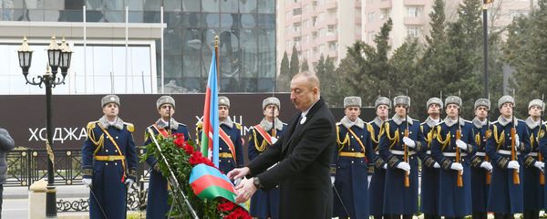Prezident İlham Əliyev Xocalı soyqırımı qurbanlarının xatirəsini anım mərasimində - Sputnik Азербайджан