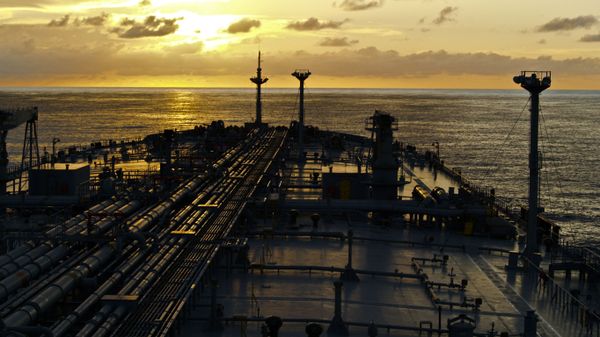 Нефтяной танкер в открытом море - Sputnik Азербайджан