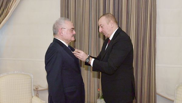 Prezident İlham Əliyev Artur Rasi-zadəyə 1-ci dərəcəli “Vətənə xidmətə görə” ordenini təqdim edib - Sputnik Азербайджан