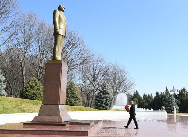 Президент Ильхам Алиев продолжает посещение регионов Азербайджана - Sputnik Азербайджан