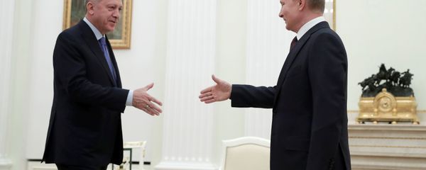 Президент РФ Владимир Путин и президент Турции Реджеп Тайип Эрдоган во время встречи - Sputnik Азербайджан