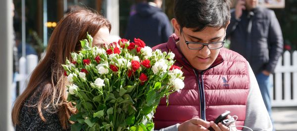Празднование Международного женского дня в Баку, 8 марта 2020 года - Sputnik Азербайджан