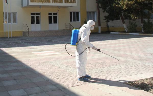 Дезинфекционные работы в Мингячевирском туристическом колледже - Sputnik Азербайджан