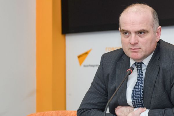 Манат сейчас - не тот, что в 2015 году: эксперты о возможности девальвации в Азербайджане - Sputnik Азербайджан