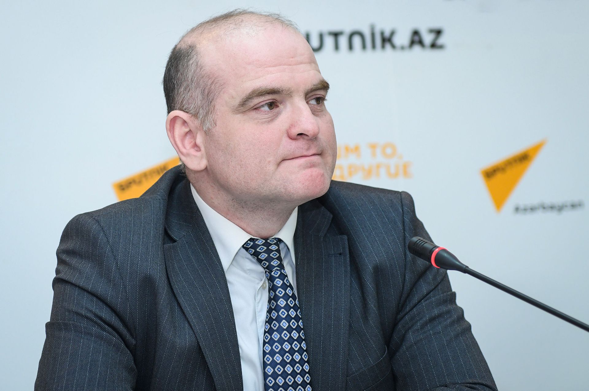 Заместитель директора Русской школы экономики UNEC Эльшад Мамедов - Sputnik Азербайджан, 1920, 01.04.2024