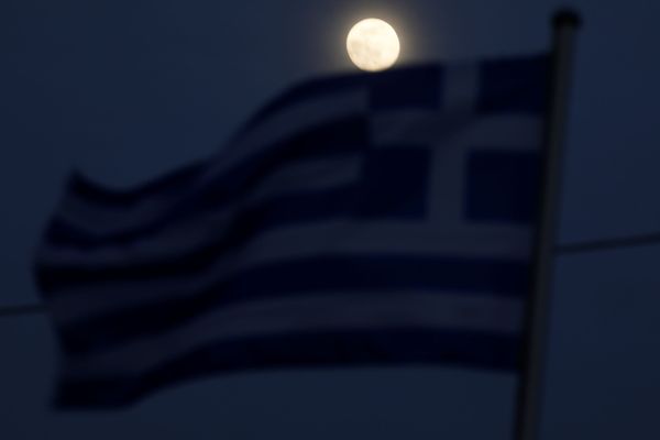 Полная луна в небе над Грецией Полная луна в небе над Грецией - Sputnik Азербайджан