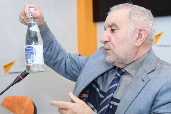 Председатель Союза потребителей Азербайджана Эюб Гусейнов - Sputnik Азербайджан