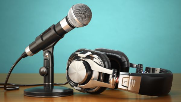 Микрофон и наушники - Sputnik Азербайджан