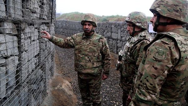Müdafiə naziri general-polkovnik Zakir Həsənov və general-polkovnik Məhərrəm Əliyev ön xətdə - Sputnik Азербайджан