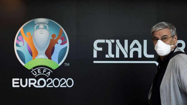 Логотип чемпионата Европы по футболу 2020 года в Бухаресте - Sputnik Азербайджан