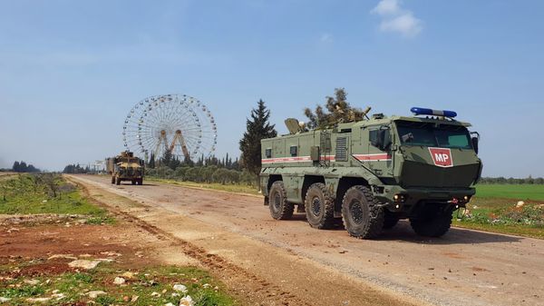 Турецкая и российская военная техника в Идлибе - Sputnik Азербайджан