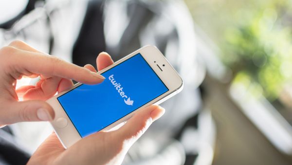 Twitter внедряет формат Fleets, который работает по принципу Stories - Sputnik Азербайджан