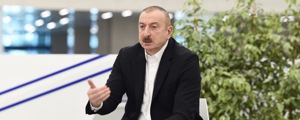 Президент Ильхам Алиев в открытии медицинского учреждения в Баку - Sputnik Азербайджан