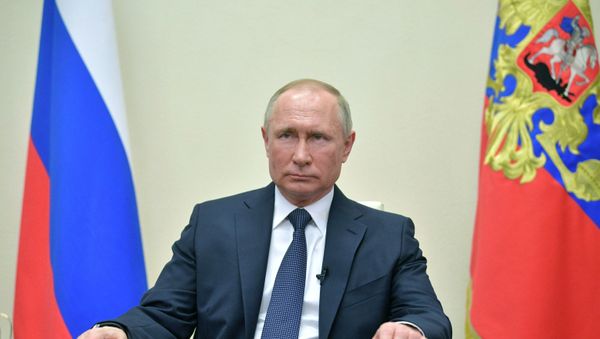 Владимир Путин выступает с обращением к нации - Sputnik Азербайджан