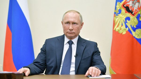 Президент РФ Владимир Путин во время обращения к гражданам, фото из архива - Sputnik Азербайджан