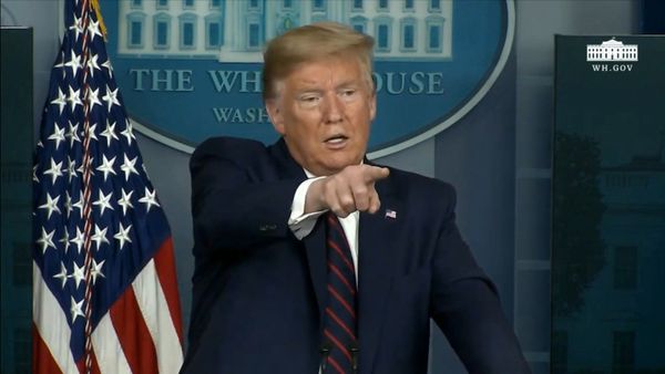 Трамп о российской помощи США: Красивый жест Путина - Sputnik Азербайджан