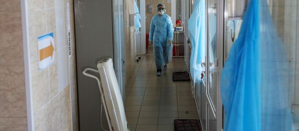 Медицинский работник в больнице, фото из архива - Sputnik Азербайджан