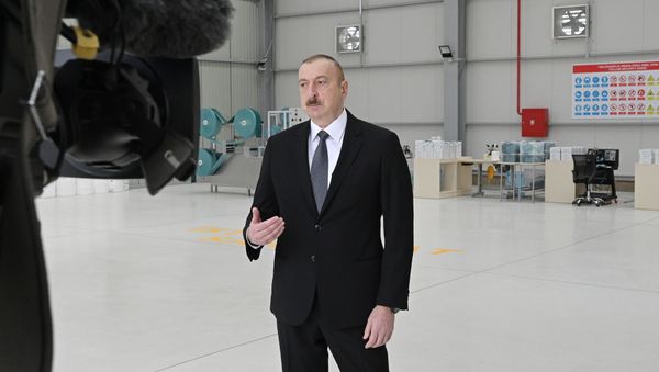 Президент Ильхам Алиев в Сумгайытском химическом промышленном парке - Sputnik Азербайджан